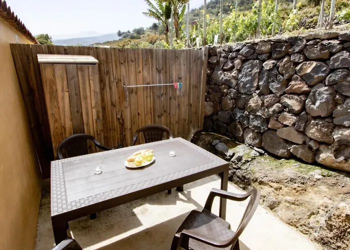 Holidaynorthtenerife Caserio Rural Charcos Icod De Los Vinos